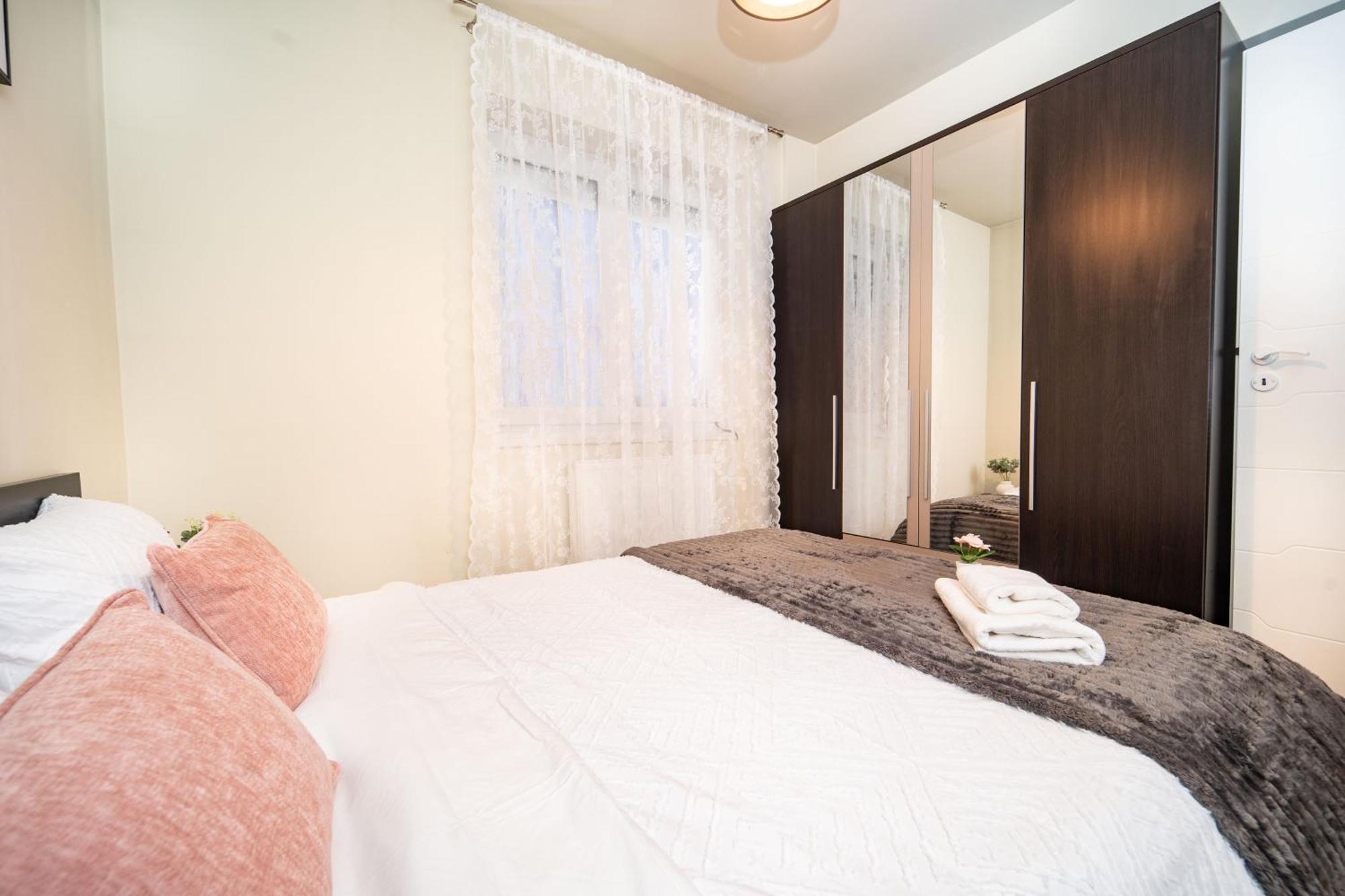 Central Elegant - Anastasia Apartment - By Openhouse 티미쇼아라 외부 사진